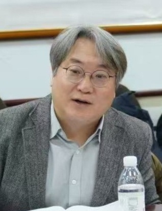 홍성민 사진