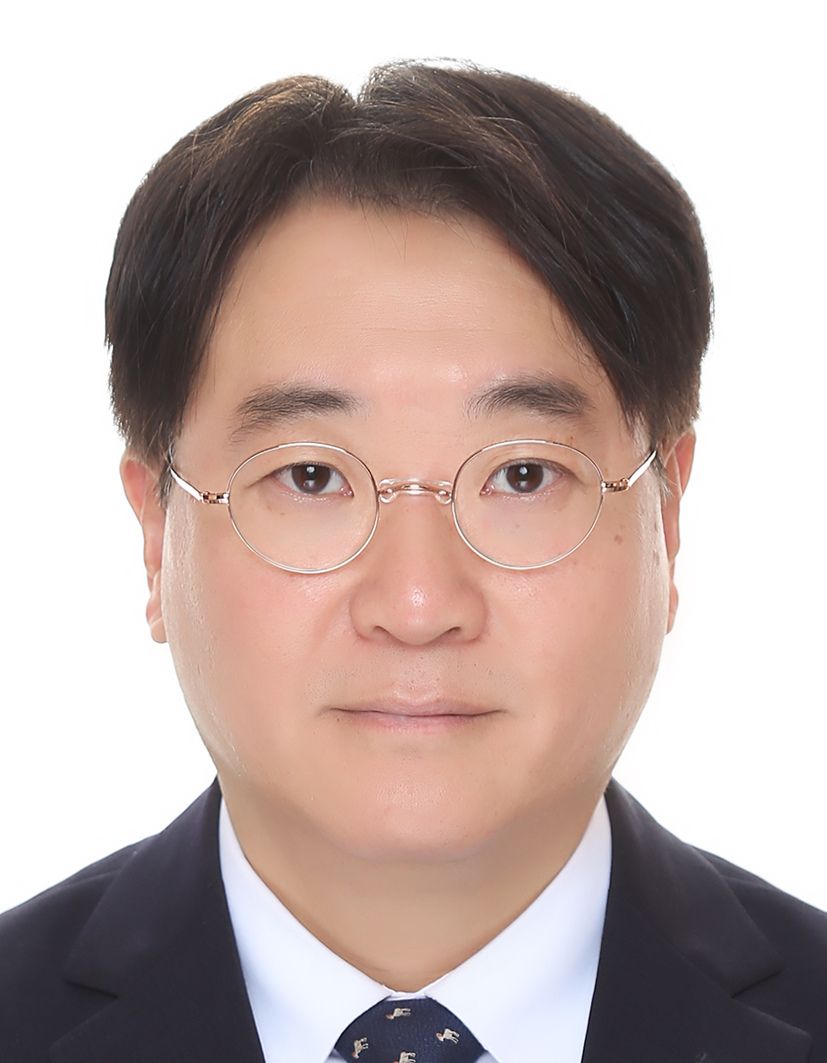 홍성민 사진